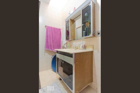 Casa à venda com 200m², 4 quartos e 2 vagas Casa à venda com 200m², 4 quartos e 2 vagasBanheiro 2