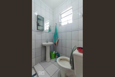 Casa à venda com 200m², 4 quartos e 2 vagas Casa à venda com 200m², 4 quartos e 2 vagasBanheiro Suíte