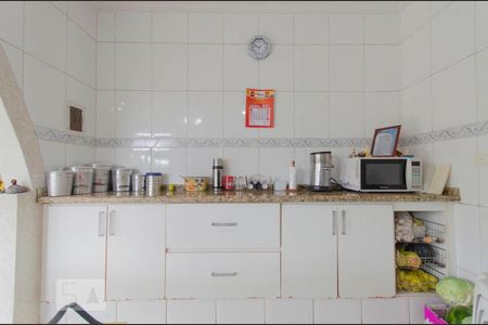 Casa à venda com 200m², 4 quartos e 2 vagas Casa à venda com 200m², 4 quartos e 2 vagasCozinha