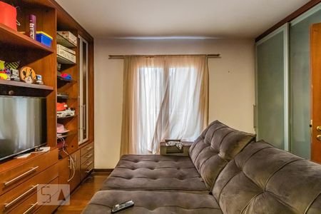 Sala de TV de casa de condomínio à venda com 3 quartos, 1033m² em Alphaville, Santana de Parnaíba