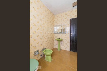Casa à venda com 110m², 4 quartos e 8 vagasBanheiro 1