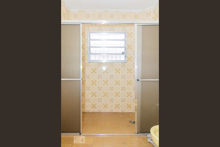 Casa à venda com 110m², 4 quartos e 8 vagasBanheiro 2