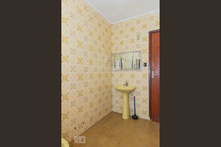Casa à venda com 110m², 4 quartos e 8 vagasBanheiro 2