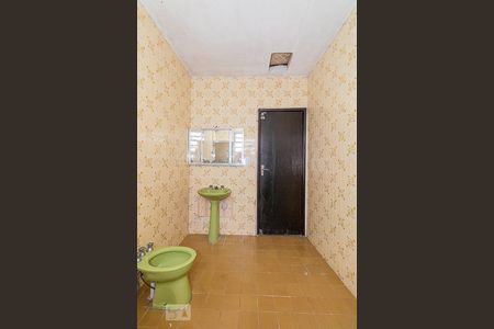 Casa à venda com 110m², 4 quartos e 8 vagasBanheiro 1