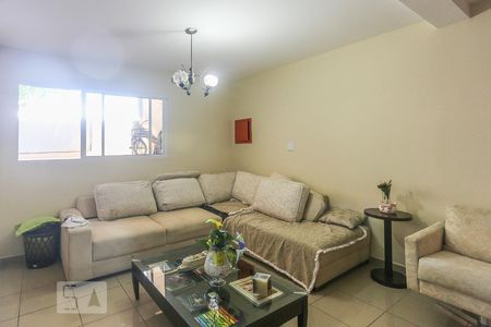 Sala de Estar de casa à venda com 4 quartos, 280m² em Jardim Pinheiros, São Paulo