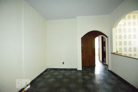 Sala  de apartamento para alugar com 2 quartos, 70m² em Vila Kosmos, Rio de Janeiro