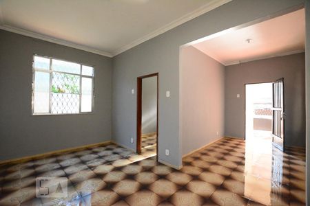 Sala de casa para alugar com 2 quartos, 105m² em Vila Cosmos, Rio de Janeiro