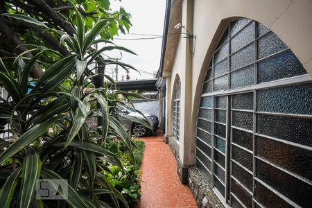 Casa à venda com 70m², 2 quartos e 4 vagasEntrada