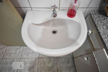 Casa à venda com 70m², 2 quartos e 4 vagasPia do banheiro