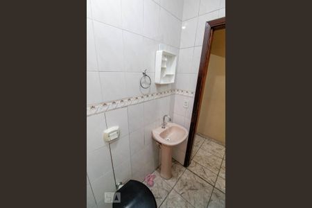Casa à venda com 190m², 3 quartos e 2 vagasBanheiro