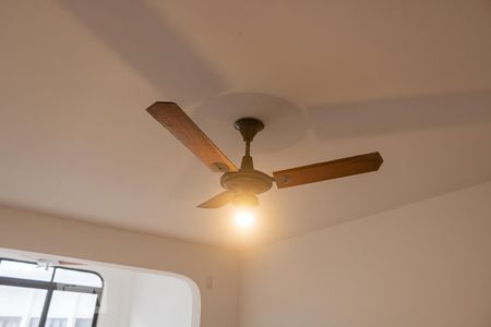 Apartamento para alugar com 220m², 4 quartos e 2 vagas Apartamento para alugar com 220m², 4 quartos e 2 vagasSuíte