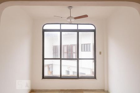 Apartamento para alugar com 220m², 4 quartos e 2 vagas Apartamento para alugar com 220m², 4 quartos e 2 vagasSuíte