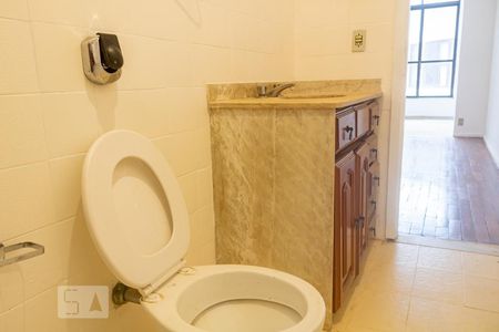 Apartamento para alugar com 220m², 4 quartos e 2 vagas Apartamento para alugar com 220m², 4 quartos e 2 vagasBanheiro da Suíte