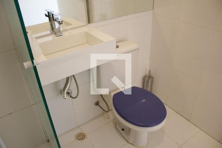 Banheiro de kitnet/studio para alugar com 1 quarto, 30m² em Republica, São Paulo