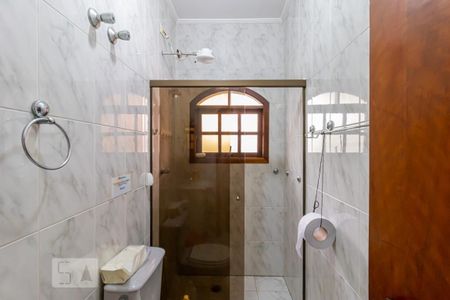 Casa à venda com 532m², 4 quartos e 5 vagasBanheiro da Casa 2 