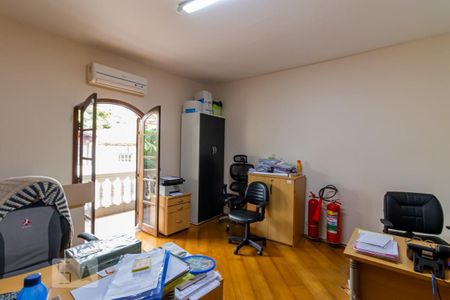 Casa à venda com 532m², 4 quartos e 5 vagasQuarto 1 da Casa 2