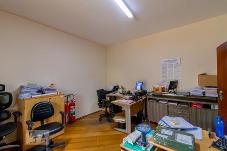 Casa à venda com 532m², 4 quartos e 5 vagasQuarto 1 da Casa 2