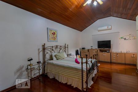 Casa à venda com 532m², 4 quartos e 5 vagasSuíte 1