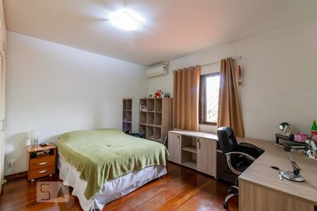 Casa à venda com 532m², 4 quartos e 5 vagasSuíte 2