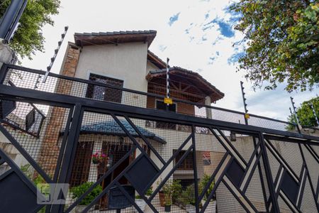 Casa à venda com 532m², 4 quartos e 5 vagasFachada da Casa 1