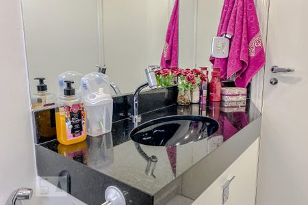 Apartamento à venda com 169m², 4 quartos e 3 vagas Apartamento à venda com 169m², 4 quartos e 3 vagasDetalhe Banheiro da Suite