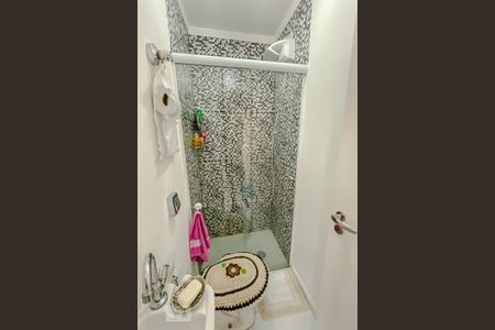 Apartamento à venda com 169m², 4 quartos e 3 vagas Apartamento à venda com 169m², 4 quartos e 3 vagasBanheiro de Serviço