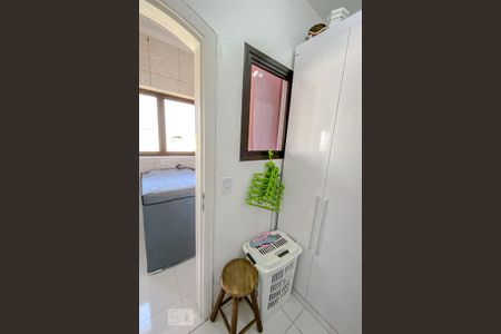 Apartamento à venda com 169m², 4 quartos e 3 vagas Apartamento à venda com 169m², 4 quartos e 3 vagasQuarto de Serviço