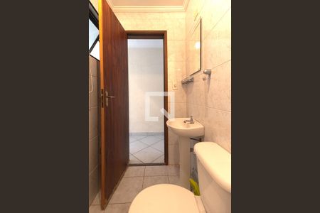 Casa à venda com 210m², 3 quartos e 5 vagasBanheiro de Serviço