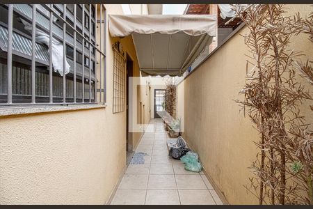 Casa à venda com 210m², 3 quartos e 5 vagasCorredor