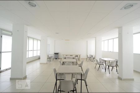 Apartamento para alugar com 58m², 2 quartos e 1 vagaÁrea comum - Salão de festas