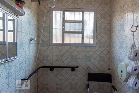 Casa à venda com 70m², 2 quartos e 2 vagas Casa à venda com 70m², 2 quartos e 2 vagasBanheiro