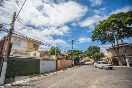 Casa à venda com 180m², 4 quartos e 2 vagas Casa à venda com 180m², 4 quartos e 2 vagasFachada