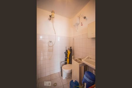 Casa à venda com 180m², 4 quartos e 2 vagas Casa à venda com 180m², 4 quartos e 2 vagasBanheiro de Serviço