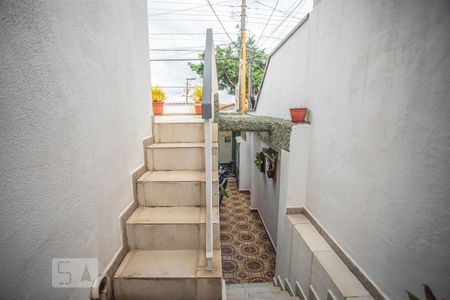 Casa à venda com 180m², 4 quartos e 2 vagas Casa à venda com 180m², 4 quartos e 2 vagasEscadas - Terraço