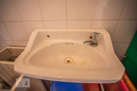 Casa à venda com 180m², 4 quartos e 2 vagas Casa à venda com 180m², 4 quartos e 2 vagasBanheiro de Serviço - Torneira