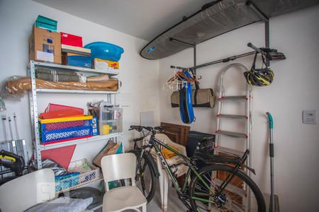 Casa à venda com 180m², 4 quartos e 2 vagas Casa à venda com 180m², 4 quartos e 2 vagasQuarto de Serviço