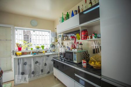 Casa à venda com 180m², 4 quartos e 2 vagas Casa à venda com 180m², 4 quartos e 2 vagasCozinha