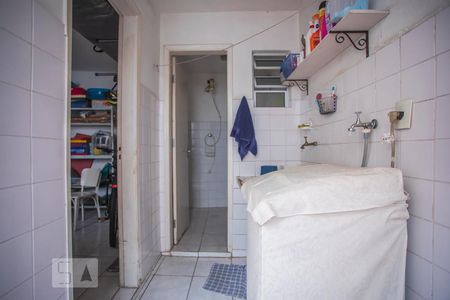 Casa à venda com 180m², 4 quartos e 2 vagas Casa à venda com 180m², 4 quartos e 2 vagasÁrea de Serviço
