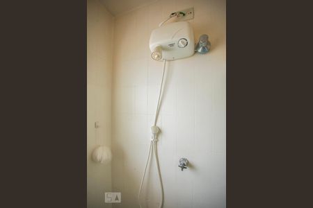 Casa à venda com 180m², 4 quartos e 2 vagas Casa à venda com 180m², 4 quartos e 2 vagasBanheiro - Chuveiro