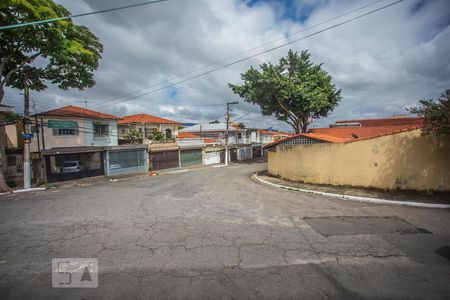 Casa à venda com 180m², 4 quartos e 2 vagas Casa à venda com 180m², 4 quartos e 2 vagasVista