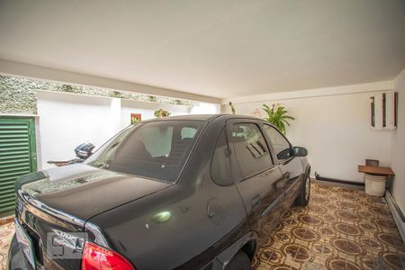 Casa à venda com 180m², 4 quartos e 2 vagas Casa à venda com 180m², 4 quartos e 2 vagasGaragem