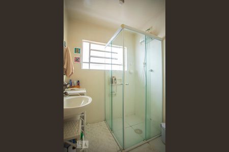 Casa à venda com 180m², 4 quartos e 2 vagas Casa à venda com 180m², 4 quartos e 2 vagasBanheiro