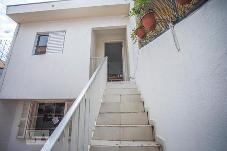 Casa à venda com 180m², 4 quartos e 2 vagas Casa à venda com 180m², 4 quartos e 2 vagasEscadas - Escritório