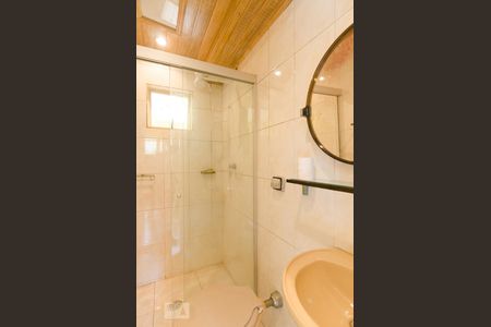 Casa à venda com 480m², 4 quartos e 5 vagas Casa à venda com 480m², 4 quartos e 5 vagasBanheiro de Serviço