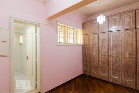 Casa à venda com 480m², 4 quartos e 5 vagas Casa à venda com 480m², 4 quartos e 5 vagasQuarto da suíte 3