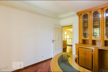 Casa à venda com 480m², 4 quartos e 5 vagas Casa à venda com 480m², 4 quartos e 5 vagasQuarto 2