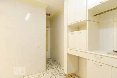 Casa à venda com 480m², 4 quartos e 5 vagas Casa à venda com 480m², 4 quartos e 5 vagasÁrea de serviço