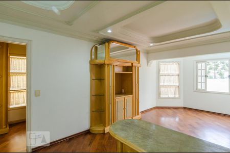 Casa à venda com 480m², 4 quartos e 5 vagas Casa à venda com 480m², 4 quartos e 5 vagasQuarto da suíte 2