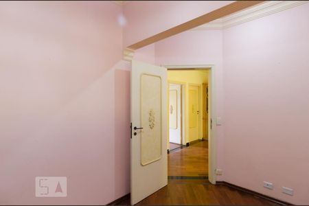 Casa à venda com 480m², 4 quartos e 5 vagas Casa à venda com 480m², 4 quartos e 5 vagasQuarto da suíte 3