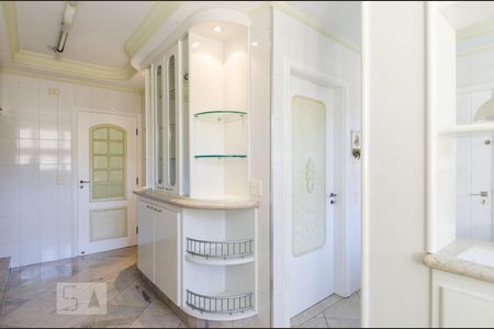 Casa à venda com 480m², 4 quartos e 5 vagas Casa à venda com 480m², 4 quartos e 5 vagasCozinha